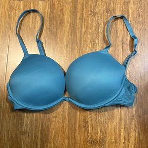 PINK Victorias Secret - Wear Everywhere Super Push Up Bra 34B EUC